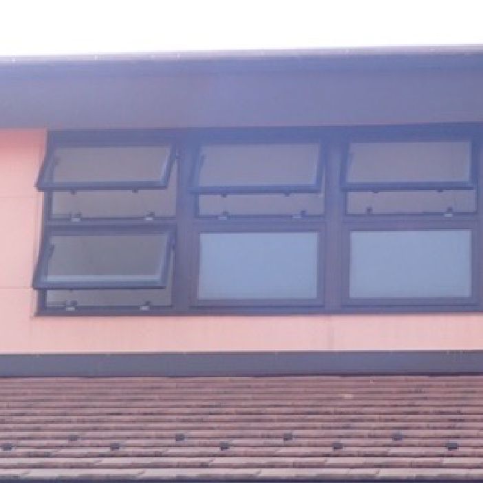 火災時煙を排出する窓の維持